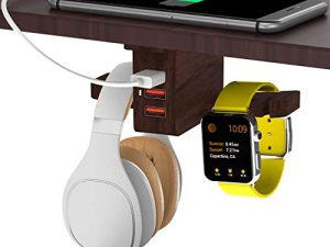 حامل سماعة رأس من خشب الجوز مع شاحن USB من COZOO حامل سماعة رأس للمكتب مع 3 منافذ USB شحن وحامل iWatch للساعة الذكية وقاعدة شحن مزدوجة لسماعات الأذن ، تم اختباره من قبل UL